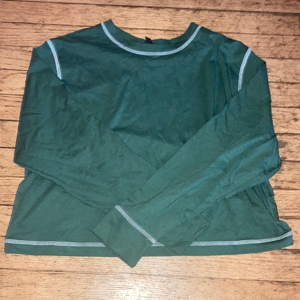 cropped loose long sleeve shirt